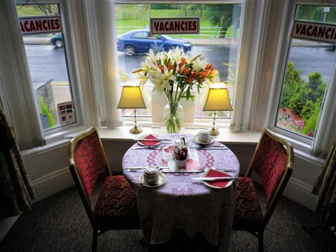 Food and drinks, Decorative detail, Dining area