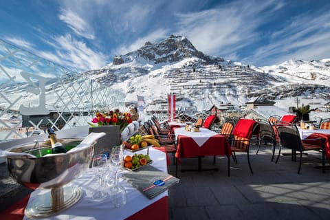 Restaurant/places to eat, Winter, Mountain view