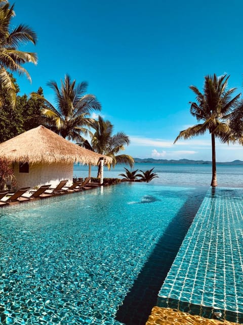 Pool view, Sea view