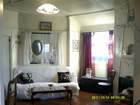 Monday Seaside Cottage House in Whanganui