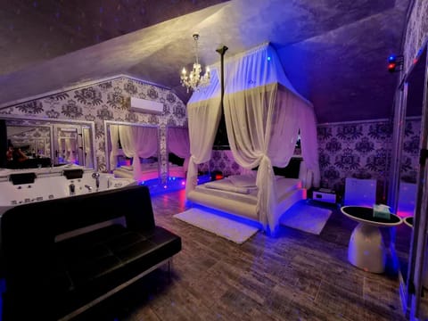 Anadi Hotel Boutique ONLY ADULT Love hotel in Brasov