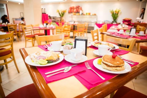 Dining area, Continental breakfast