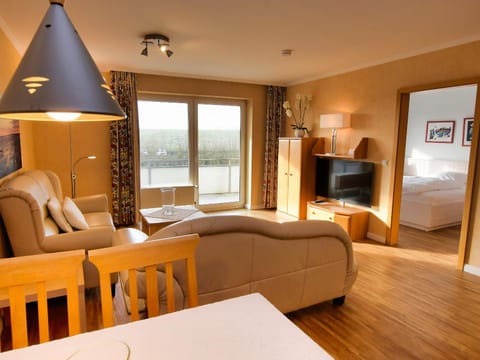 TV and multimedia, Living room, Photo of the whole room, Seating area