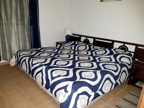 One bedroom apartement with furnished garden and wifi at La Savane 2 km away from the beach Appartamento in Saint Martin