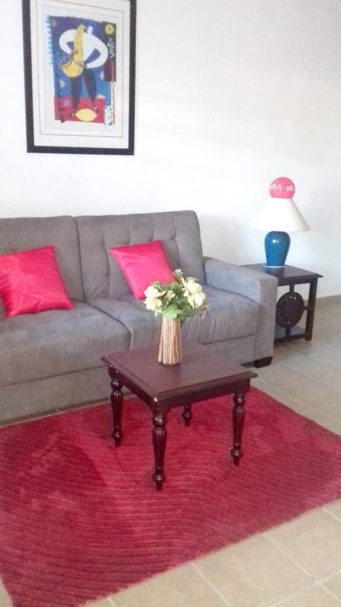 One bedroom apartement with furnished garden and wifi at La Savane 2 km away from the beach Condo in Saint Martin