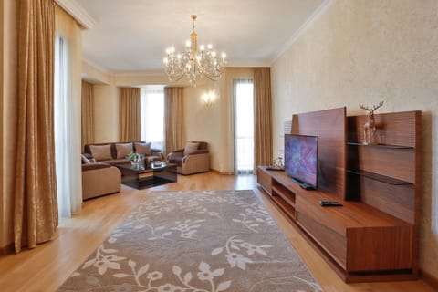 Serviced Apartment on Rustaveli Avenue Eigentumswohnung in Tbilisi