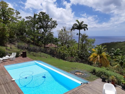 Pool view, Sea view