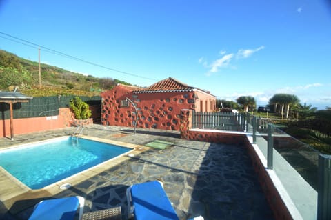 Balcony/Terrace, Mountain view, Sea view, Swimming pool