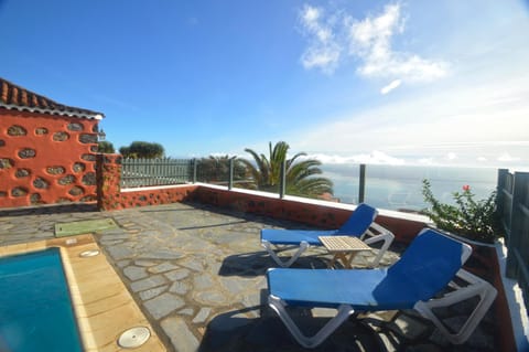 Balcony/Terrace, Sea view, Swimming pool