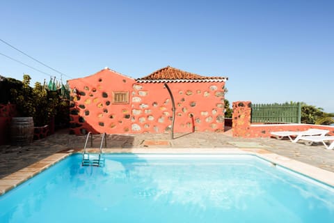 Balcony/Terrace, Mountain view, Sea view, Swimming pool