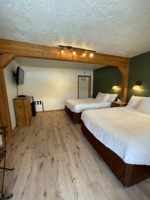 The Spruce Lodge Albergue natural in South Fork