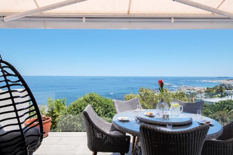 Patio, View (from property/room), Balcony/Terrace, Seating area, Dining area, Sea view