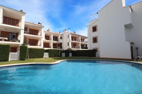 Jardins de S'agaro per 6 pax, piscina comunitaria y parking E32235 Condo in S'Agaró