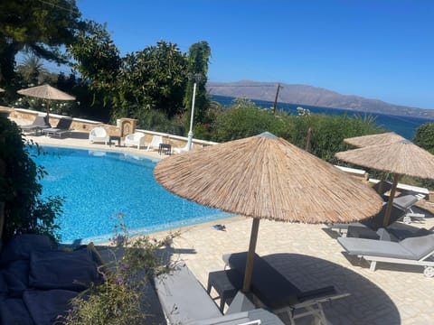 Patio, Nearby landmark, Day, Natural landscape, Garden, Garden view, Mountain view, Pool view, Swimming pool, Swimming pool, sunbed