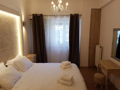 JOHN BEAUTY 50m2, METRO and ACROPOLIS 5' Apartment in Athens