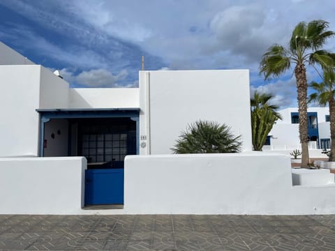 Casa Sol Azul House in Puerto Calero