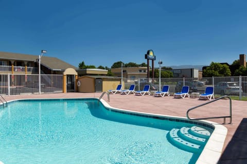 Activities, On site, Pool view, Swimming pool