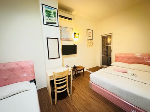 The Explorers Guesthouse and Hostel Bed and Breakfast in Kuala Lumpur City
