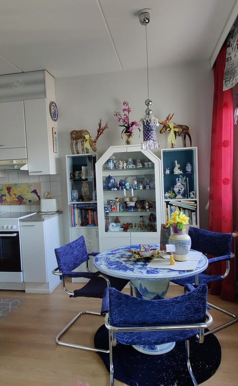 Spring, Day, Kitchen or kitchenette, Dining area, oven, pet friendly