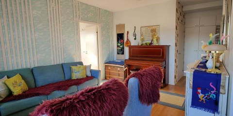 Spring, Day, Living room, Photo of the whole room