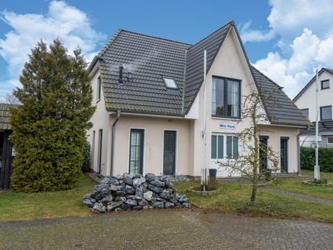 Winsome Apartment in Bastorf with Private Garden Condo in Kühlungsborn