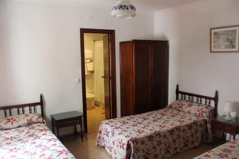 Hostal Santa Ana Bed and Breakfast in Sierra Norte de Sevilla