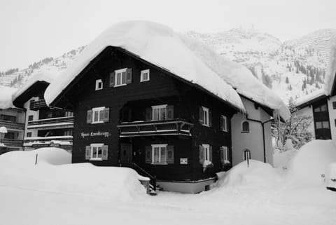 Facade/entrance, Winter