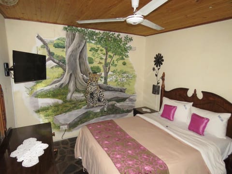 Parrot Lodge Nature lodge in Zimbabwe