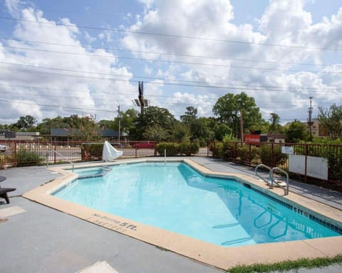 Knights Inn College Station Motel in College Station