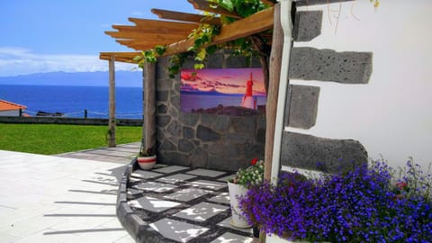 Casa d'Avó Guesthouse and Apartment Farm Stay in Azores District