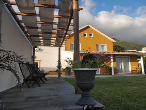 Casa d'Avó Guesthouse and Apartment Farm Stay in Azores District
