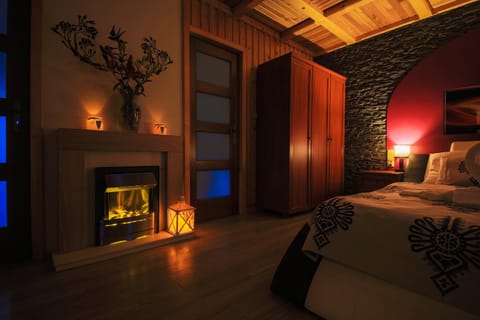 People, Photo of the whole room, Decorative detail, Bedroom