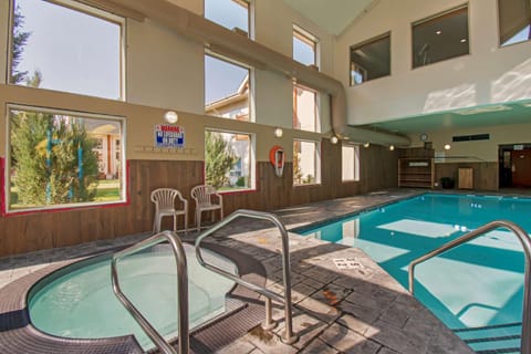 Hot Tub, Pool view, Swimming pool