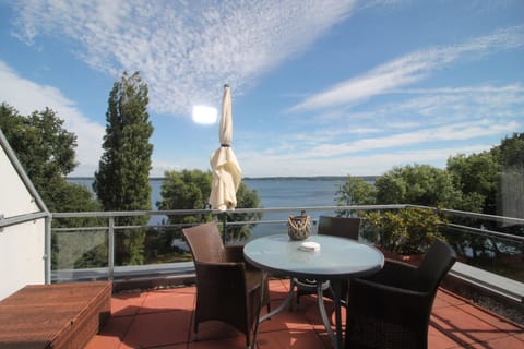 Balcony/Terrace, Lake view