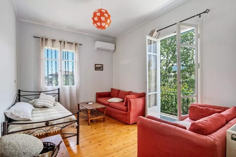 Woodpecker House Lefkada Apartment in Ligia