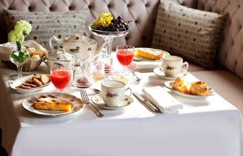 Food and drinks, Breakfast, Continental breakfast