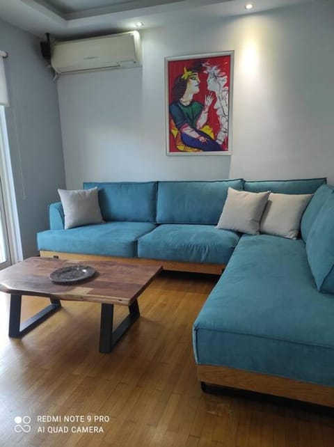 ONE block from the sea Family house at Floisvos Apartment in South Athens