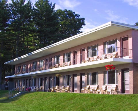 Half Moon Motel & Cottages Motel in Laconia