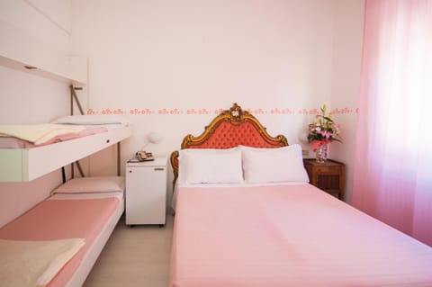 Bed, Photo of the whole room, Bedroom, children, bunk bed, Family