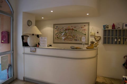 Lobby or reception, Lobby or reception