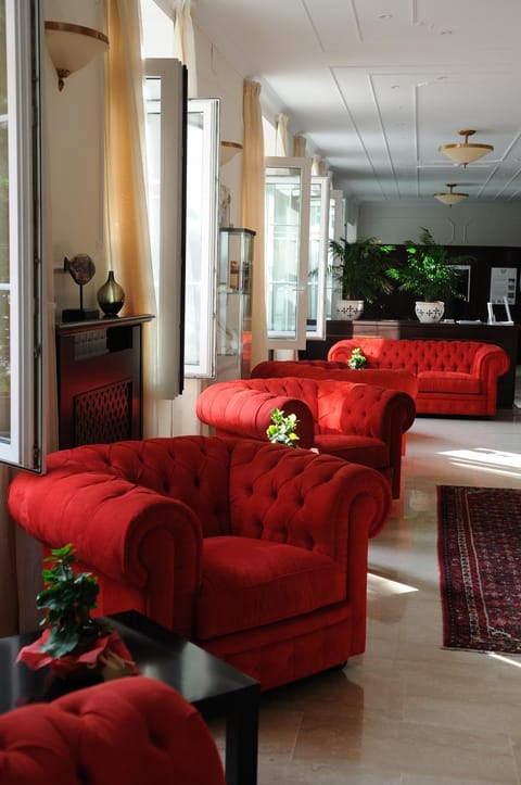 Decorative detail, Seating area