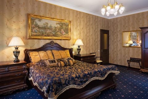 Luxury Boutique Andreevskiy Bed and Breakfast in Lviv