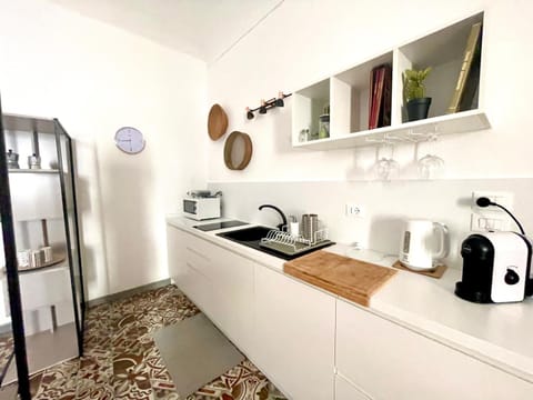 Coffee/tea facilities, Kitchen or kitchenette