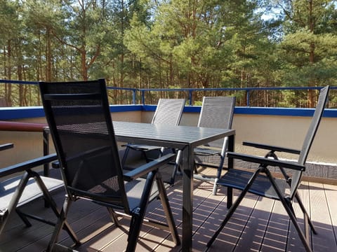 Patio, Spring, Day, Winter, Summer, Balcony/Terrace, Autumn, Seasons