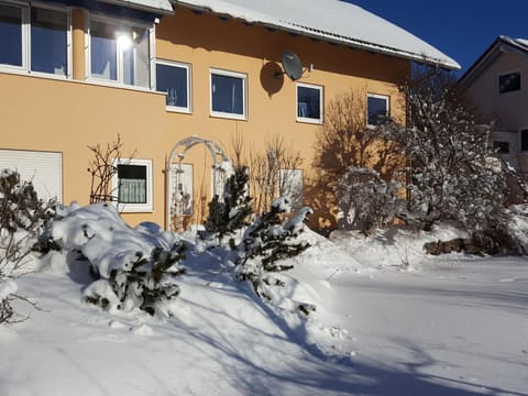 Ferienwohnung Sonnenblick Condo in Titisee-Neustadt