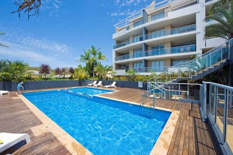 Cote D Azur in the heart on Nelson Bay with a swimming pool Appartamento in Nelson Bay