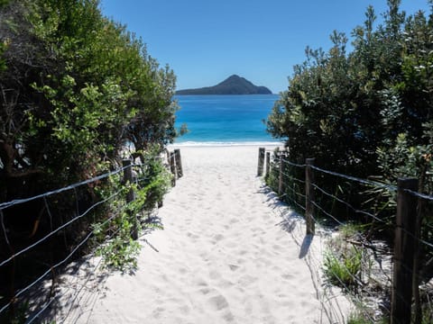 Seaspray Walk to the beach Apartment in Nelson Bay