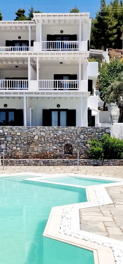 Lithanemon Apartment hotel in Sporades, Greece