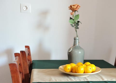 Decorative detail, Dining area