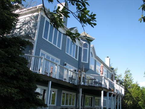 Auberge Cap aux Corbeaux Inn in Baie-Saint-Paul